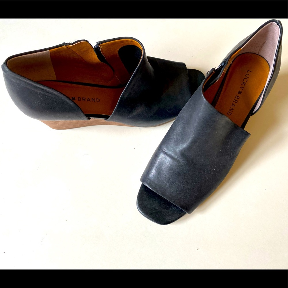 Lucky Brand black asymmetrical heeled sandal